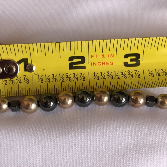 16.5” Hematite and Metallic Silver Tone Bead Necklace - Picture 14 of 15